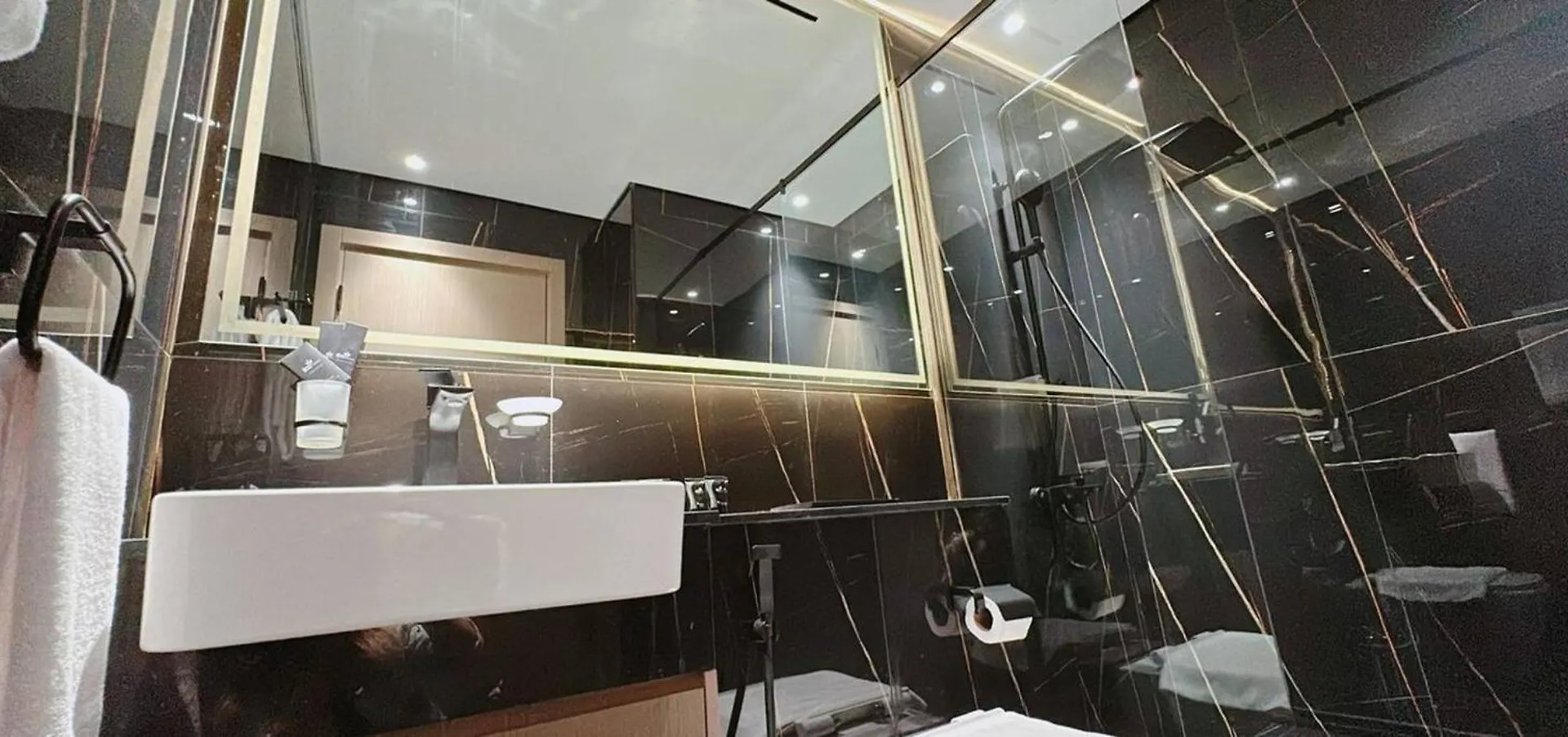 Brand New & Fully Furnished 1Br W Balcony In Jvc Apartment Dubai