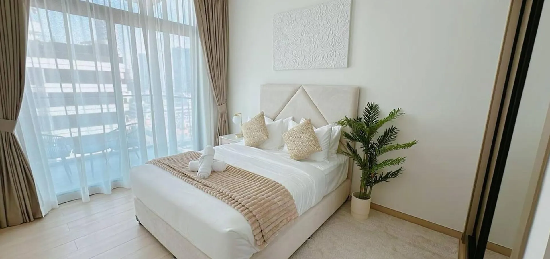 Brand New & Fully Furnished 1Br W Balcony In Jvc Apartment Dubai 0*,