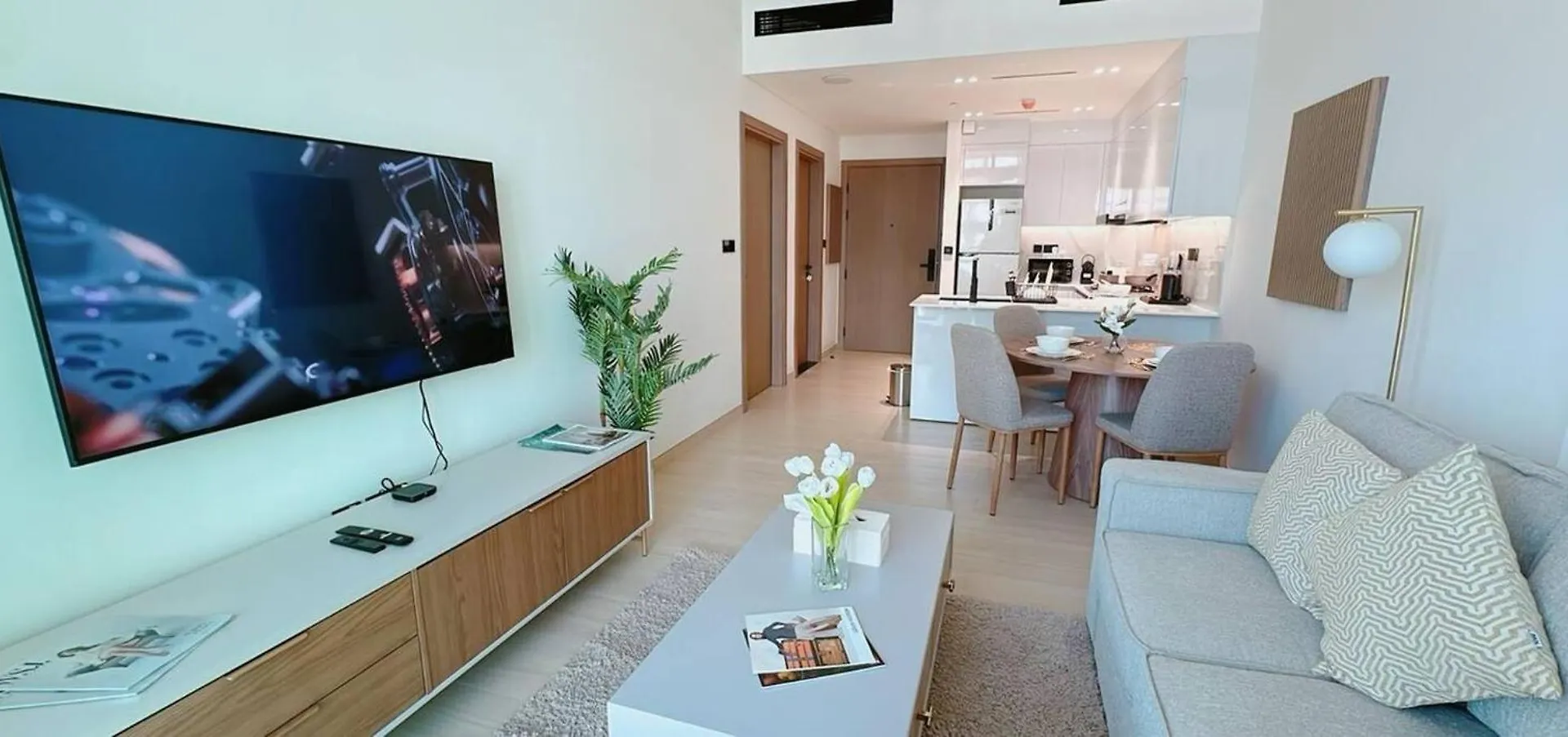 Brand New & Fully Furnished 1Br W Balcony In Jvc Apartment Dubai 0*,