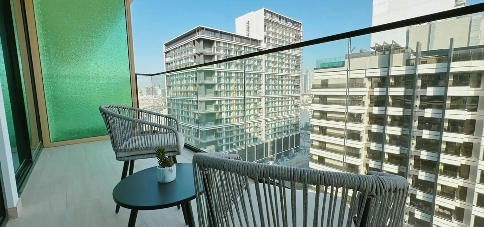 Brand New & Fully Furnished 1Br W Balcony In Jvc Apartment Dubai 0*,
